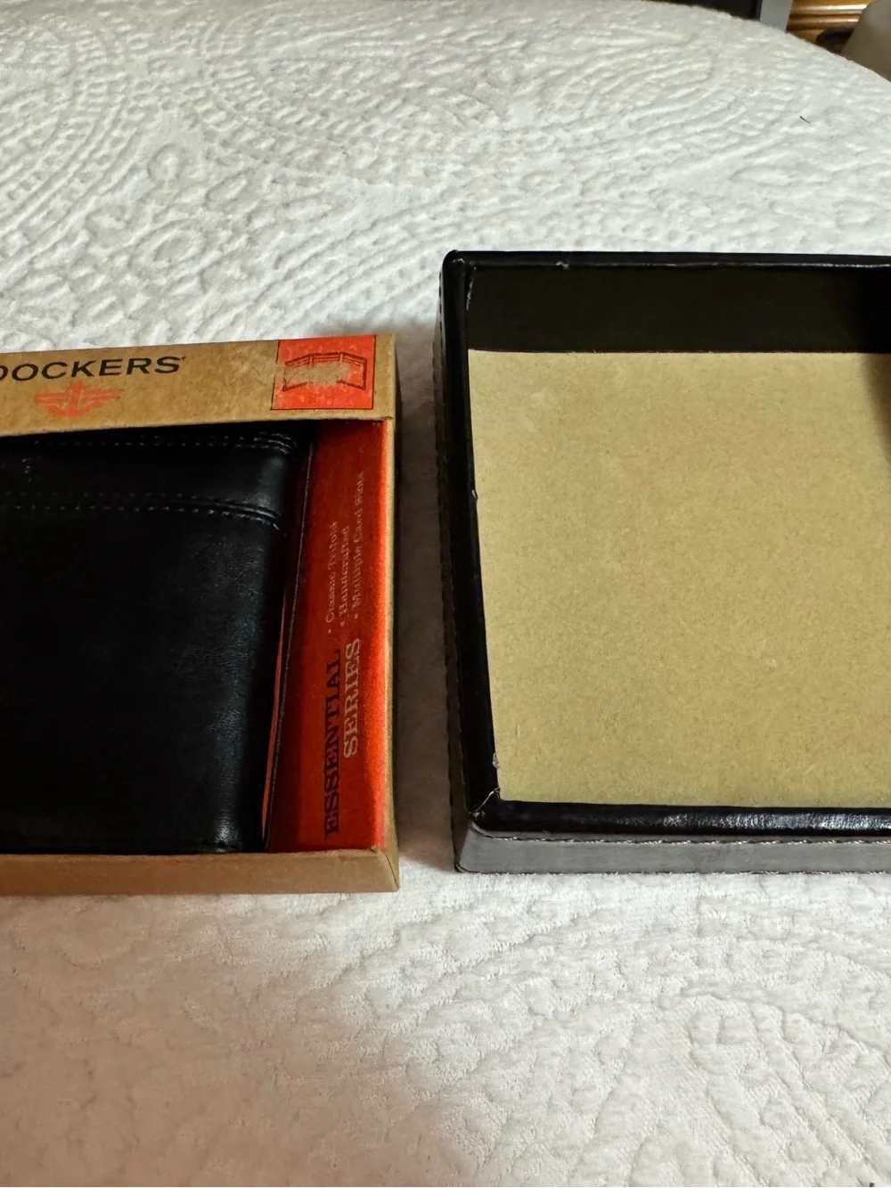 Dockers Men’s Black Leather Tri- Fold Wallet